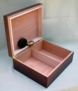 Budget Walnut Decor Humidor; 25 cigars